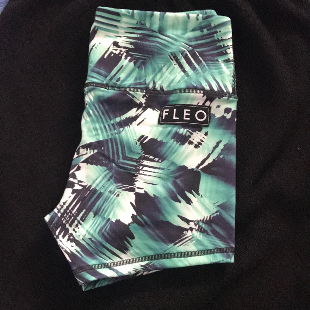 Fleo Shorts
